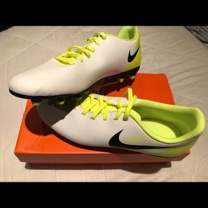 Soccer cleats